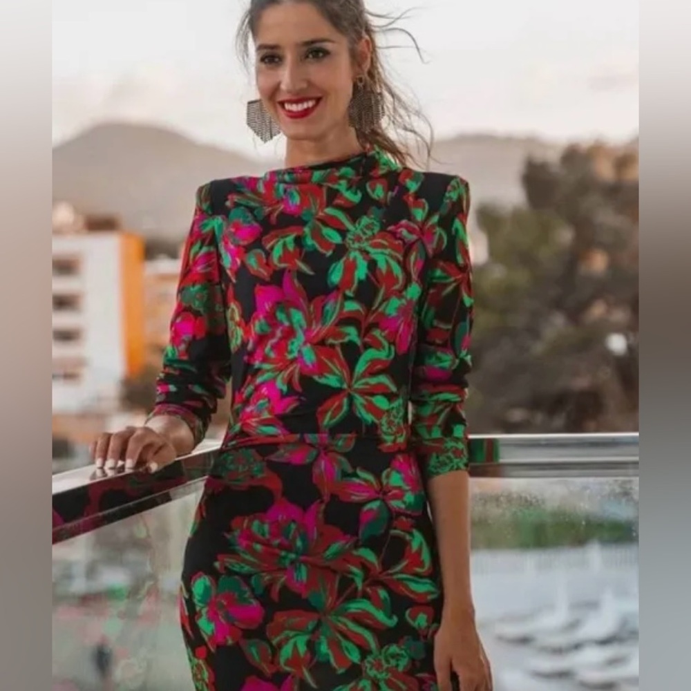 ZARA NWT WOMEN’S PRINTED DRESS WITH DRAPING FLORAL GREEN PINK RED BLACK MEDIUM - Picture 2 of 3